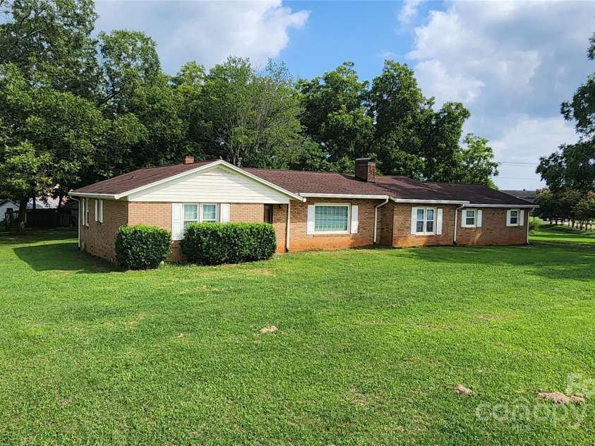 5826 St Peters Church Road, Conover, NC 28613.  MLS# CAR4296331, YatesRealty ID 34902. Front Left Exterior