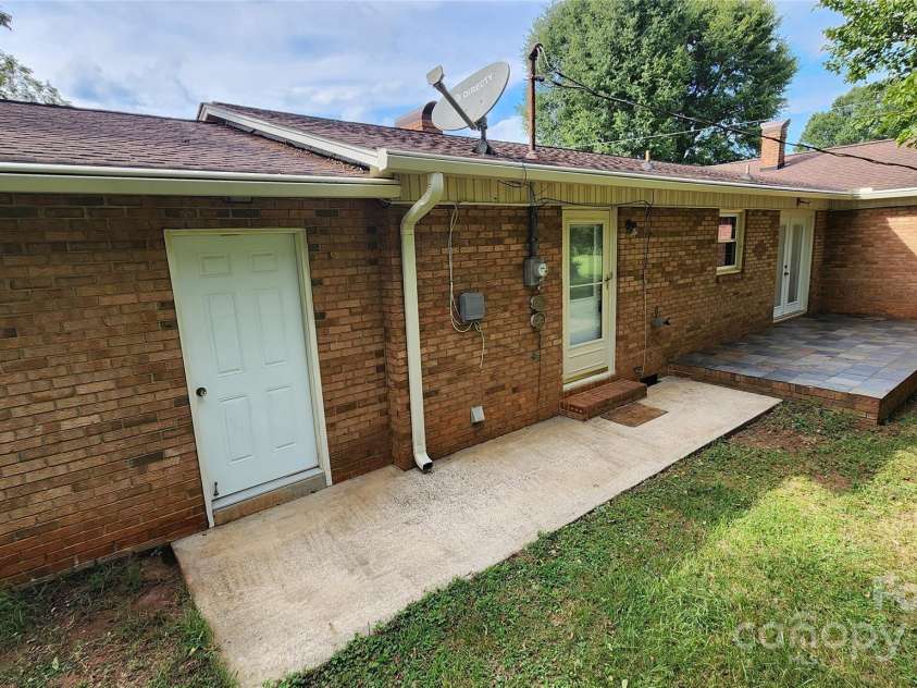5826 St Peters Church Road, Conover, NC 28613.  MLS# CAR4296331, YatesRealty ID 34902. Rear Right Exterior