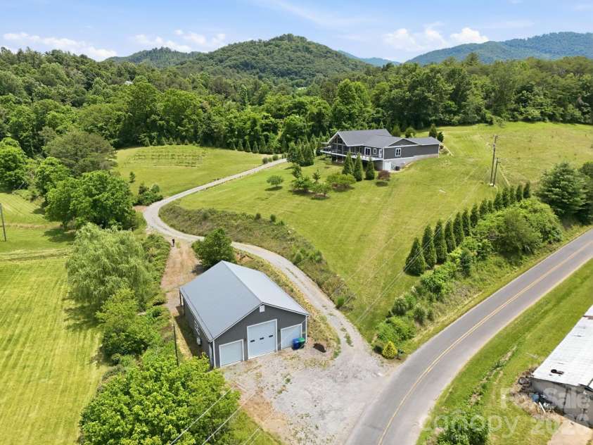 41 Bell Sprinkle Road, Weaverville, NC 28787.  MLS# CAR4391644, YatesRealty ID 34903. 