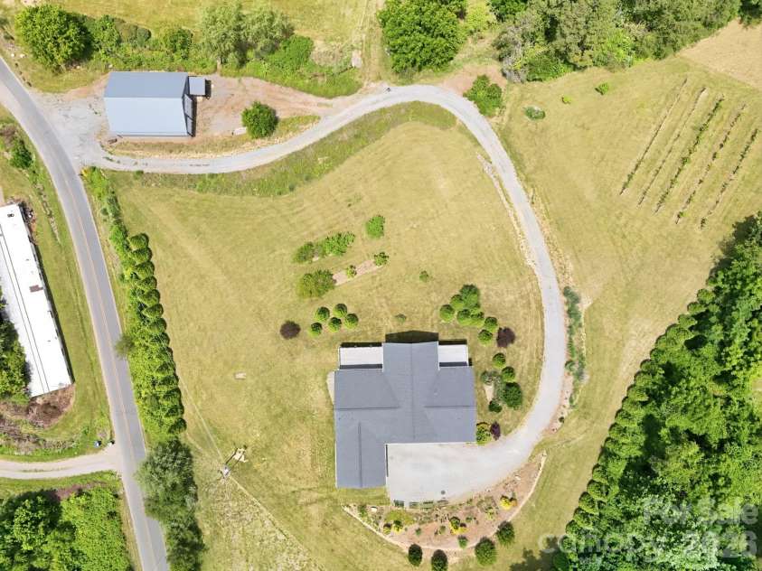 41 Bell Sprinkle Road, Weaverville, NC 28787.  MLS# CAR4391644, YatesRealty ID 34903. 