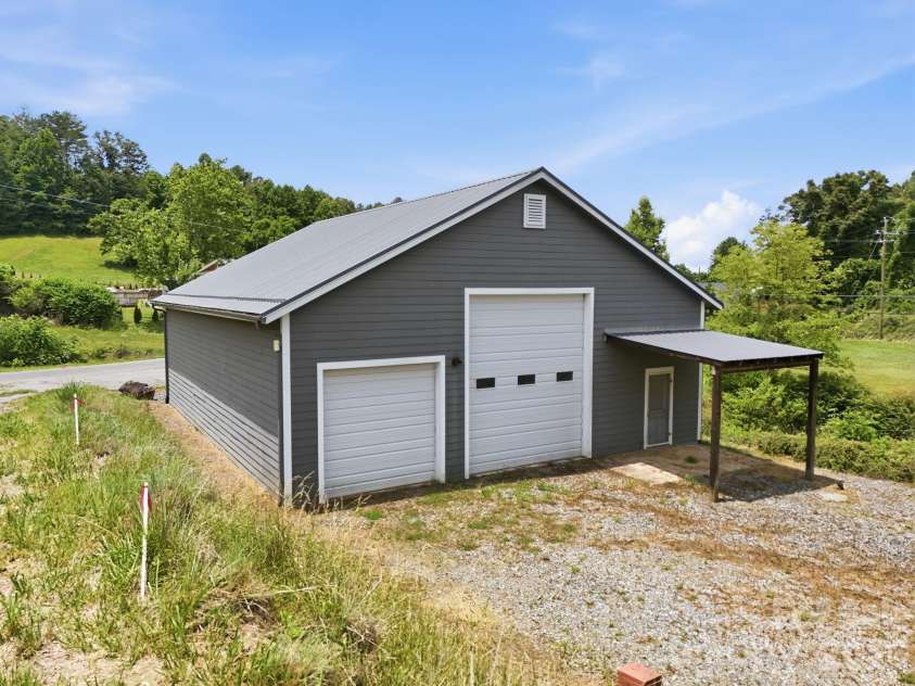 41 Bell Sprinkle Road, Weaverville, NC 28787.  MLS# CAR4391644, YatesRealty ID 34903. Detached workshop garage
