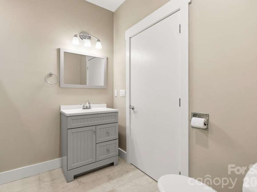 41 Bell Sprinkle Road, Weaverville, NC 28787.  MLS# CAR4391644, YatesRealty ID 34903. Full bath 2