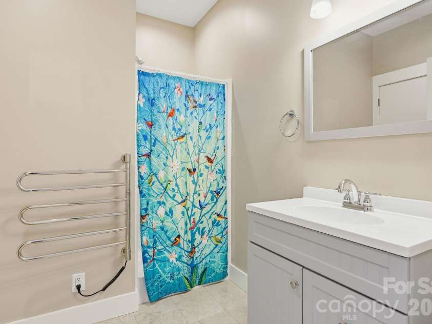 41 Bell Sprinkle Road, Weaverville, NC 28787.  MLS# CAR4391644, YatesRealty ID 34903. Full bath 2
