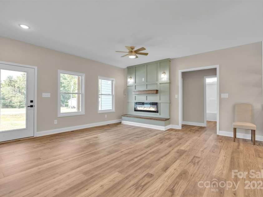 115 Peacock Hollar Road, Statesville, NC 28625.  MLS# CAR4296891, YatesRealty ID 34905. 