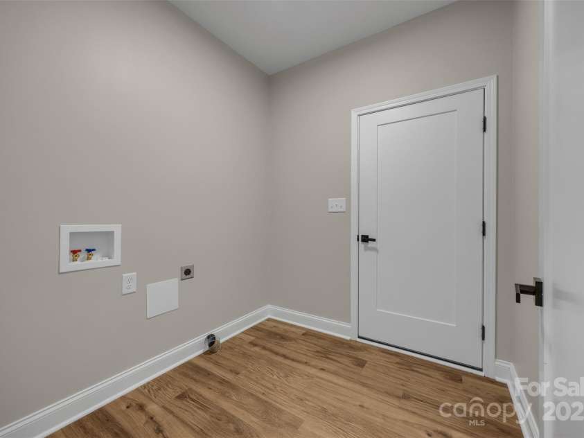 115 Peacock Hollar Road, Statesville, NC 28625.  MLS# CAR4296891, YatesRealty ID 34905. 