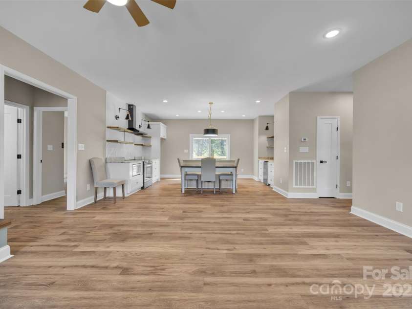 115 Peacock Hollar Road, Statesville, NC 28625.  MLS# CAR4296891, YatesRealty ID 34905. 