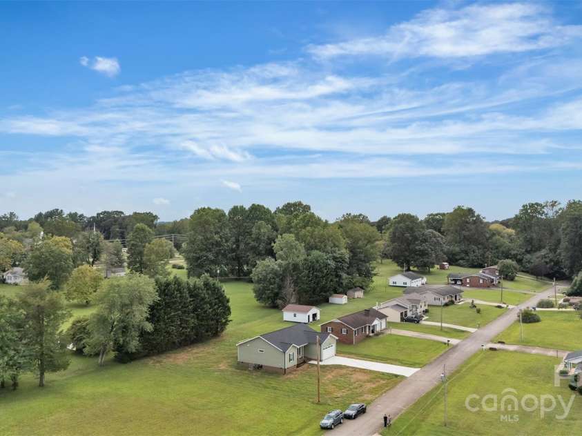 115 Peacock Hollar Road, Statesville, NC 28625.  MLS# CAR4296891, YatesRealty ID 34905. 