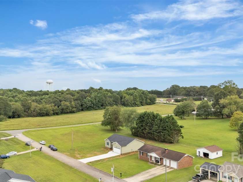 115 Peacock Hollar Road, Statesville, NC 28625.  MLS# CAR4296891, YatesRealty ID 34905. 