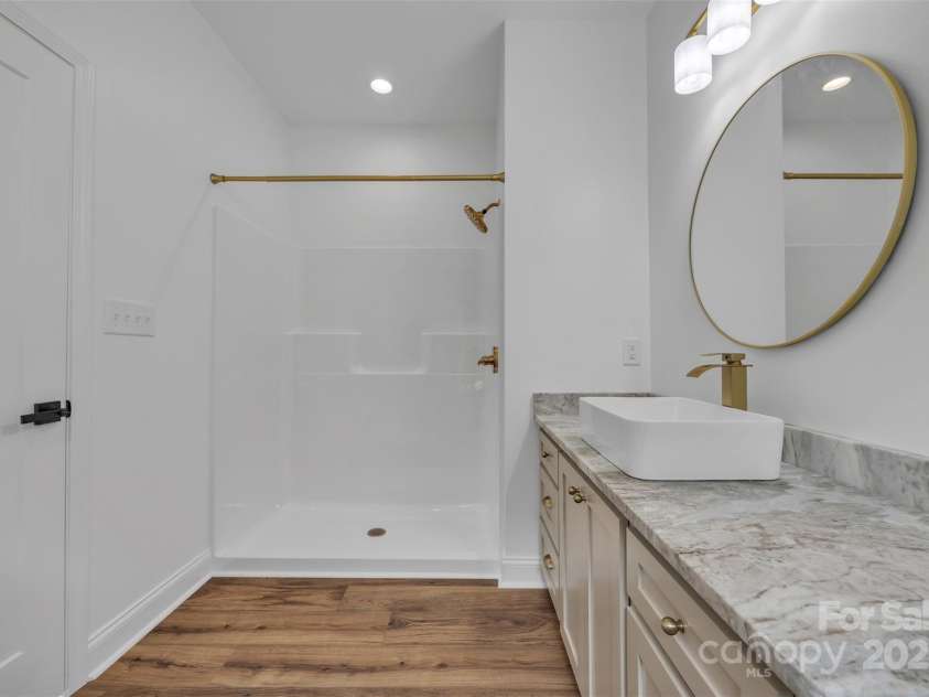 115 Peacock Hollar Road, Statesville, NC 28625.  MLS# CAR4296891, YatesRealty ID 34905. Primary Bath