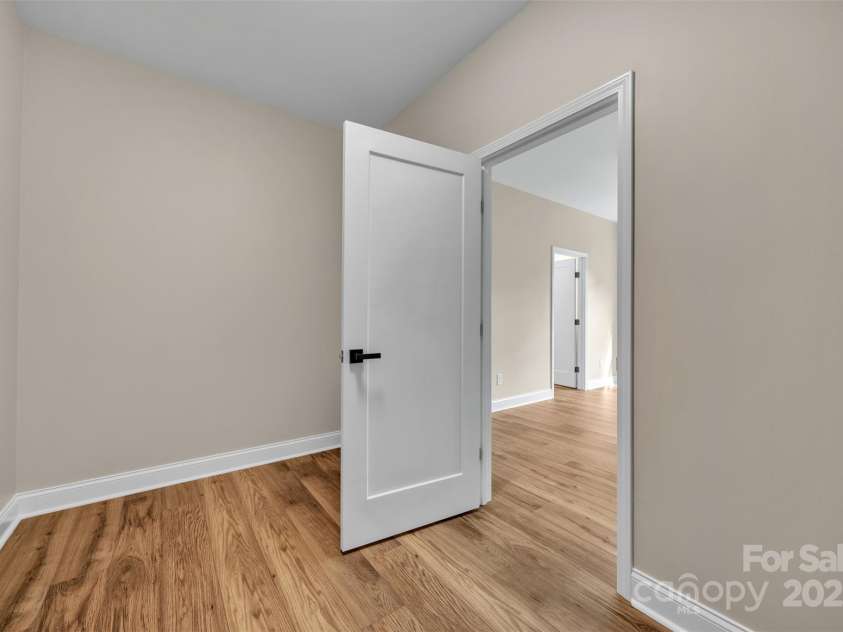 115 Peacock Hollar Road, Statesville, NC 28625.  MLS# CAR4296891, YatesRealty ID 34905. Primary Closet