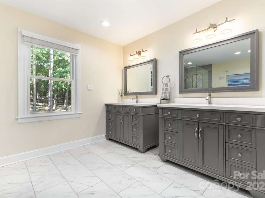 15655 Highway 601 Highway, Midland, NC 28107.  MLS# CAR4302018, YatesRealty ID 34905. Upper Level Primary Ensuite