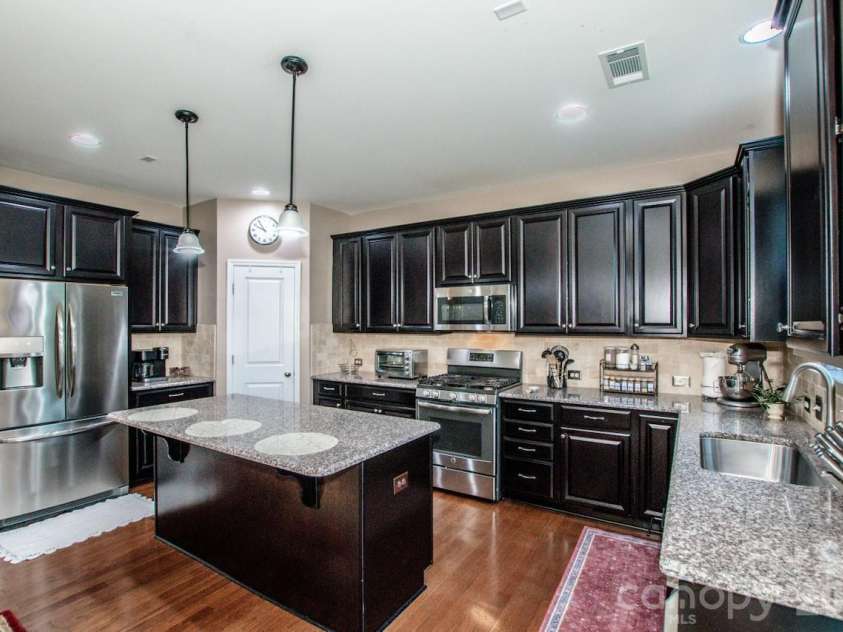 130 Eagles Landing Drive, Mooresville, NC 28117.  MLS# CAR4407110, YatesRealty ID 34907. Amazing kitchen island