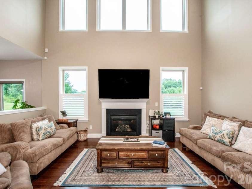 130 Eagles Landing Drive, Mooresville, NC 28117.  MLS# CAR4407110, YatesRealty ID 34907. So much light