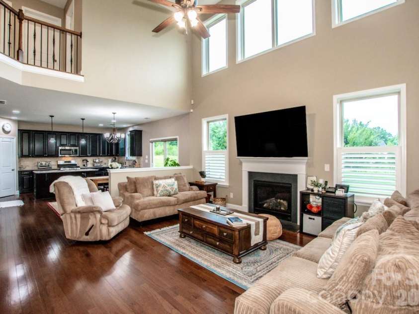 130 Eagles Landing Drive, Mooresville, NC 28117.  MLS# CAR4407110, YatesRealty ID 34907. Tall cielings
