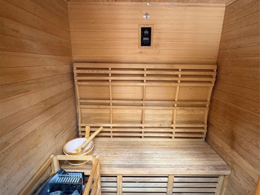 816 Skyland Drive, Kannapolis, NC 28124.  MLS# CAR4296768, YatesRealty ID 34908. Interior of sauna