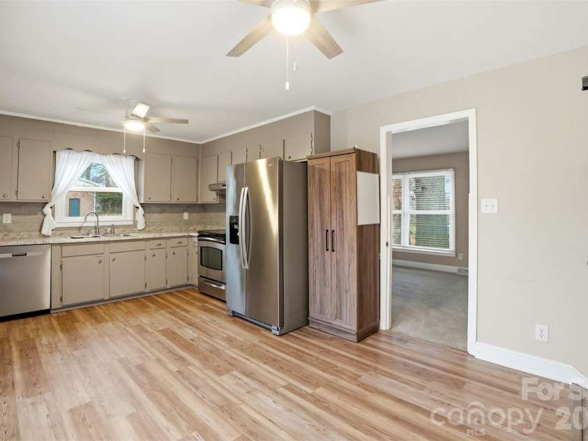 1323 Ranch Road, Charlotte, NC 28208.  MLS# CAR4323042, YatesRealty ID 3491. 