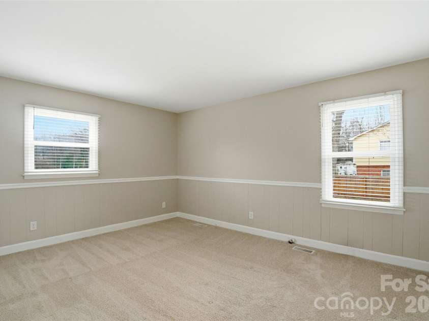 1323 Ranch Road, Charlotte, NC 28208.  MLS# CAR4323042, YatesRealty ID 3491. 