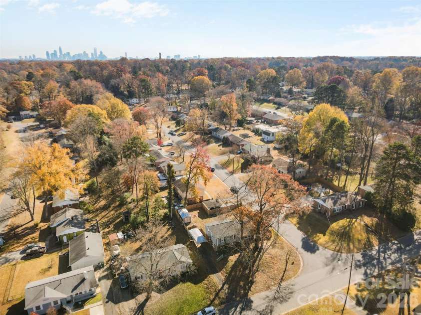 1323 Ranch Road, Charlotte, NC 28208.  MLS# CAR4323042, YatesRealty ID 3491. 