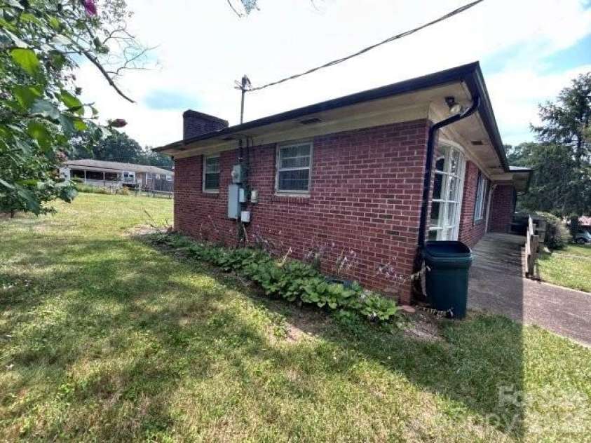 3196 Westview Street, Valdese, NC 28690.  MLS# CAR4400325, YatesRealty ID 34910. 