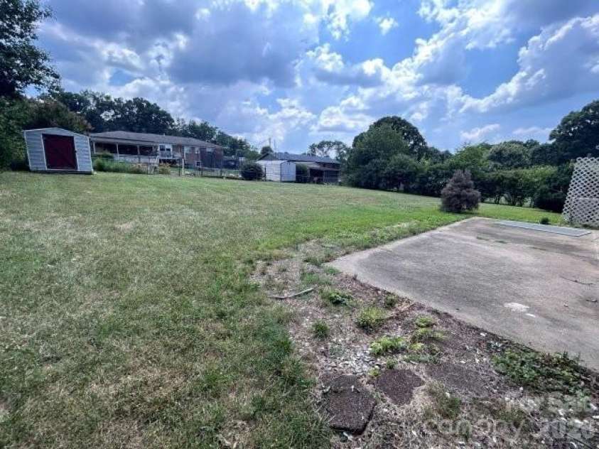 3196 Westview Street, Valdese, NC 28690.  MLS# CAR4400325, YatesRealty ID 34910. 