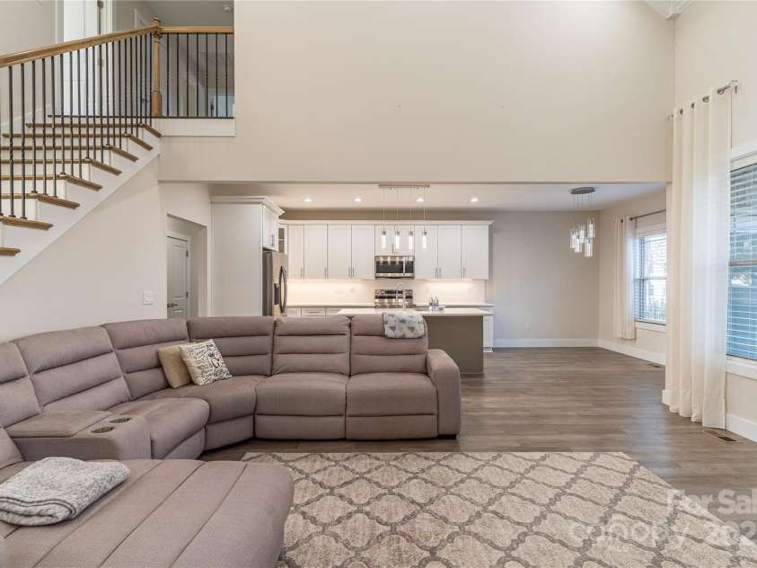 1358 37th Avenue Place, Hickory, NC 28601.  MLS# CAR4297206, YatesRealty ID 34911. 