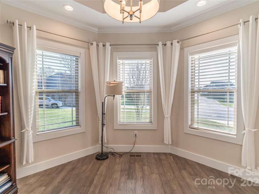 1358 37th Avenue Place, Hickory, NC 28601.  MLS# CAR4297206, YatesRealty ID 34911. 