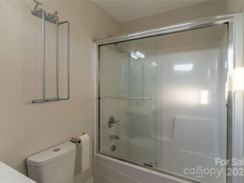 1358 37th Avenue Place, Hickory, NC 28601.  MLS# CAR4297206, YatesRealty ID 34911. 