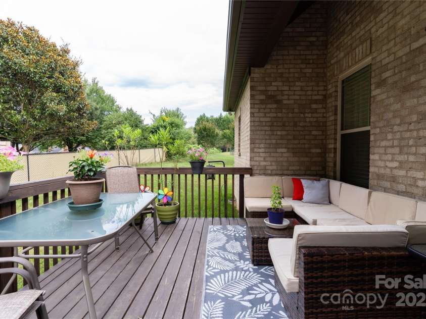 1358 37th Avenue Place, Hickory, NC 28601.  MLS# CAR4297206, YatesRealty ID 34911. 