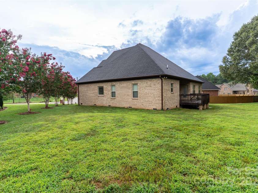 1358 37th Avenue Place, Hickory, NC 28601.  MLS# CAR4297206, YatesRealty ID 34911. 