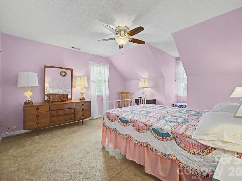 402 Providence Road, Waxhaw, NC 28173.  MLS# CAR4383311, YatesRealty ID 34911. 2nd bedroom