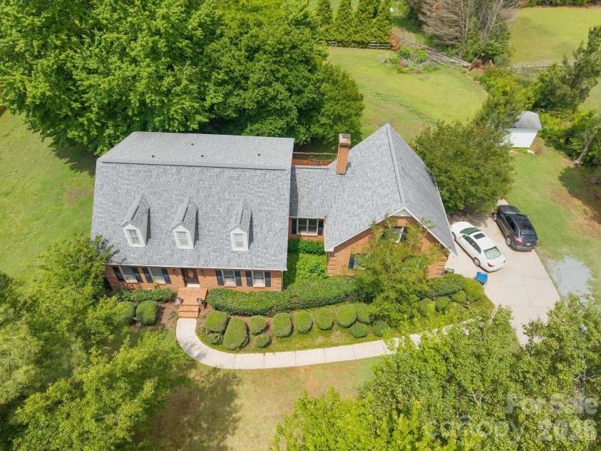 402 Providence Road, Waxhaw, NC 28173.  MLS# CAR4383311, YatesRealty ID 34911. 