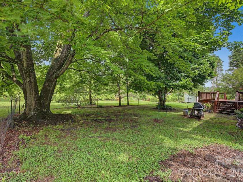 402 Providence Road, Waxhaw, NC 28173.  MLS# CAR4383311, YatesRealty ID 34911. 