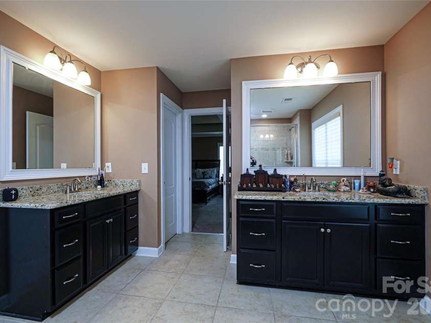 1238 Stonecrest Boulevard, Fort Mill, SC 29708.  MLS# CAR4394779, YatesRealty ID 34912. Primary Bathroom