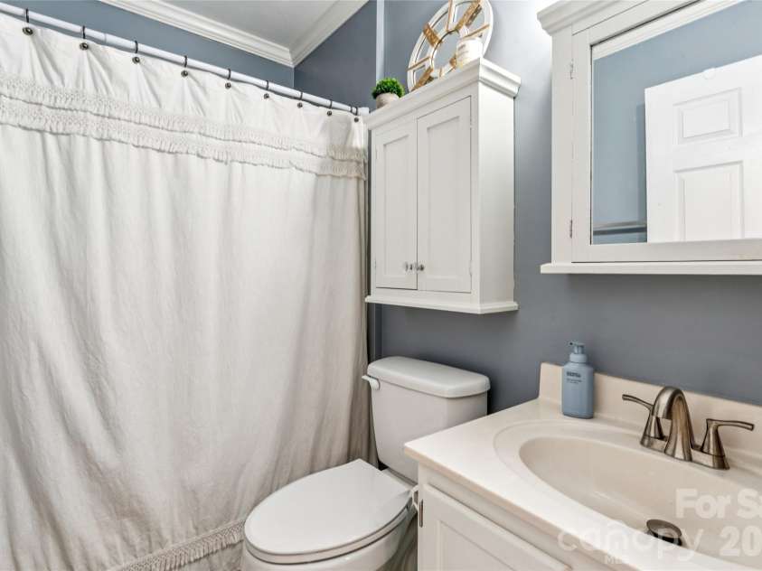 505 Wesley Drive, Salisbury, NC 28146.  MLS# CAR4396083, YatesRealty ID 34913. Bathroom 2