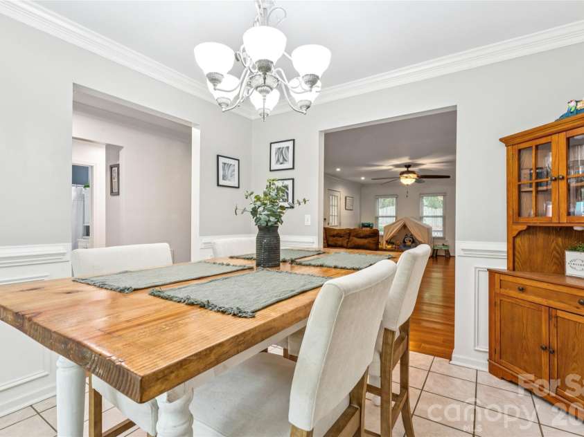 505 Wesley Drive, Salisbury, NC 28146.  MLS# CAR4396083, YatesRealty ID 34913. Dining area