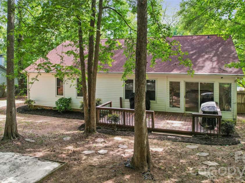505 Wesley Drive, Salisbury, NC 28146.  MLS# CAR4396083, YatesRealty ID 34913. Fenced in back yard