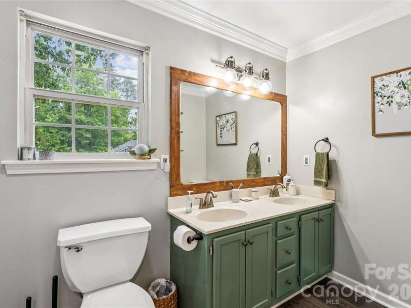 505 Wesley Drive, Salisbury, NC 28146.  MLS# CAR4396083, YatesRealty ID 34913. Primary bathroom ensuite