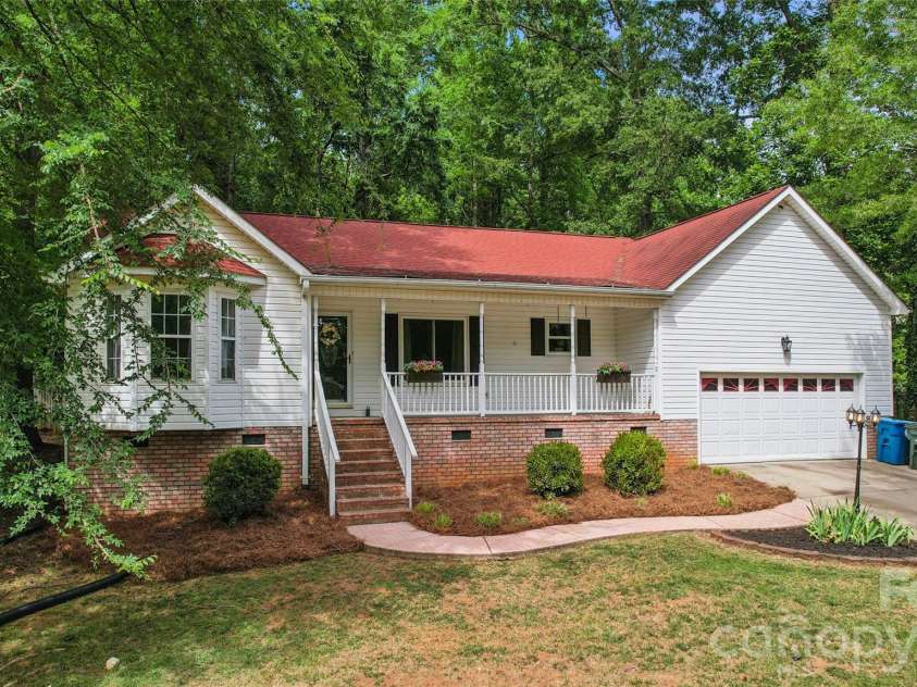 505 Wesley Drive, Salisbury, NC 28146.  MLS# CAR4396083, YatesRealty ID 34913. Welcome Home!