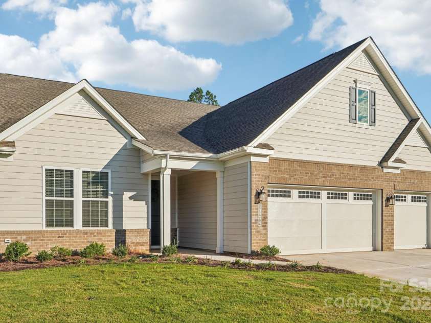 13222 Cozy Court, Charlotte, NC 28215.  MLS# CAR4296826, YatesRealty ID 34915. 