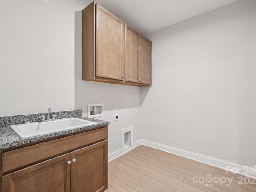 13222 Cozy Court, Charlotte, NC 28215.  MLS# CAR4296826, YatesRealty ID 34915. 