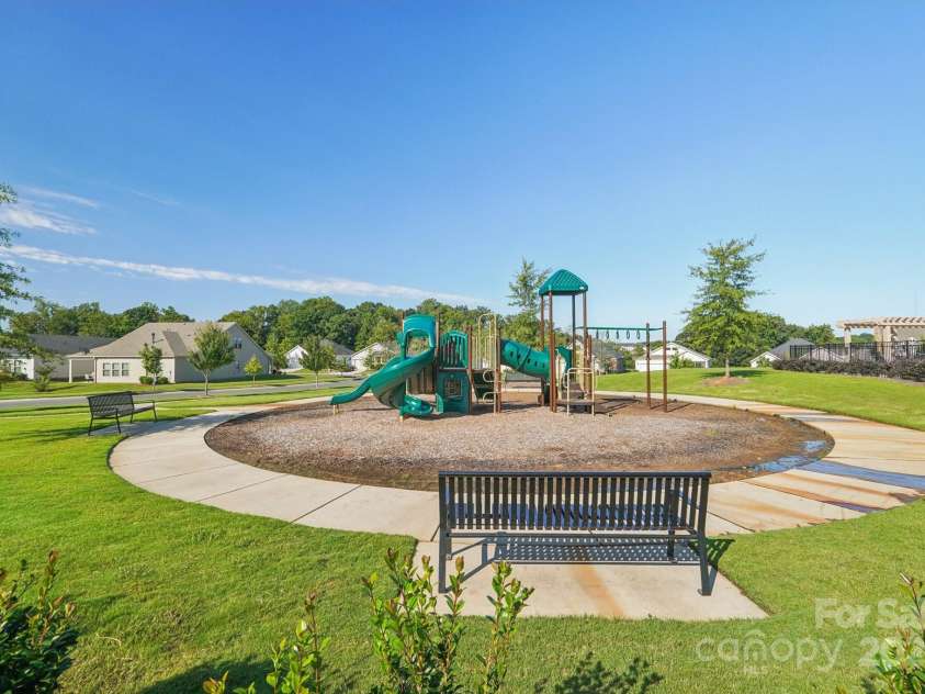 13222 Cozy Court, Charlotte, NC 28215.  MLS# CAR4296826, YatesRealty ID 34915. 