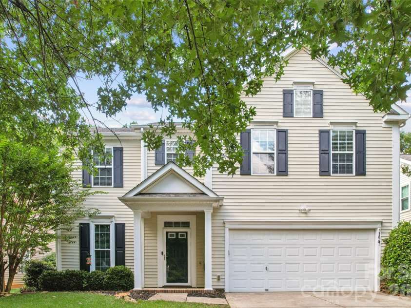 1847 Wilburn Park Lane, Charlotte, NC 28269.  MLS# CAR4399343, YatesRealty ID 34915. 