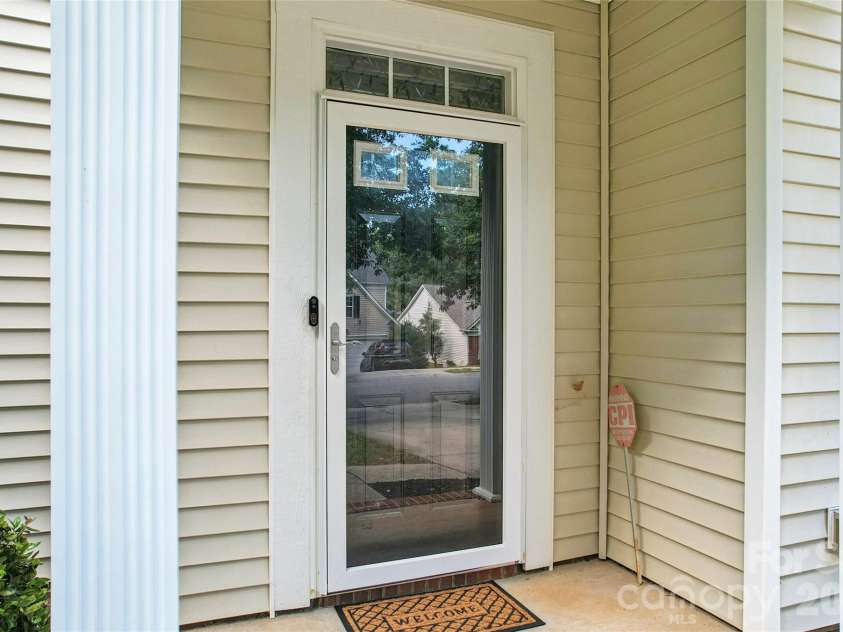 1847 Wilburn Park Lane, Charlotte, NC 28269.  MLS# CAR4399343, YatesRealty ID 34915. 