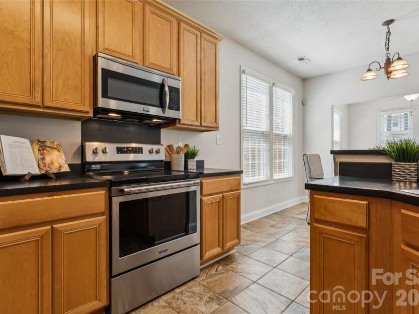 1847 Wilburn Park Lane, Charlotte, NC 28269.  MLS# CAR4399343, YatesRealty ID 34915. 