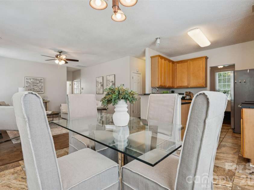 1847 Wilburn Park Lane, Charlotte, NC 28269.  MLS# CAR4399343, YatesRealty ID 34915. 