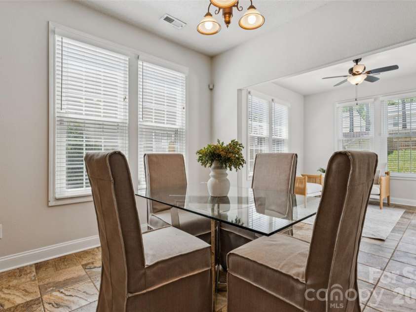 1847 Wilburn Park Lane, Charlotte, NC 28269.  MLS# CAR4399343, YatesRealty ID 34915. 