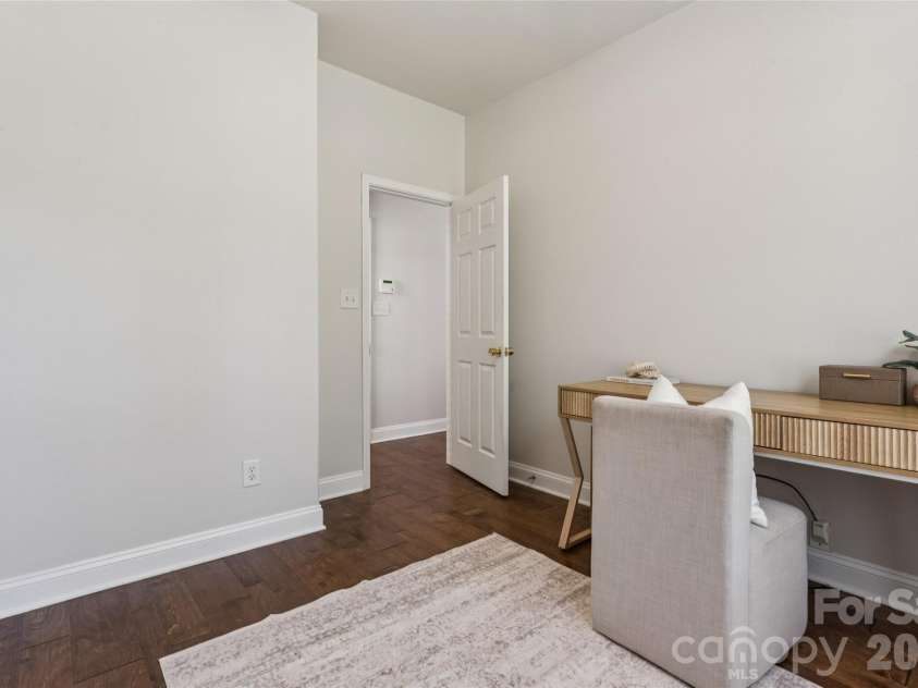 1847 Wilburn Park Lane, Charlotte, NC 28269.  MLS# CAR4399343, YatesRealty ID 34915. 
