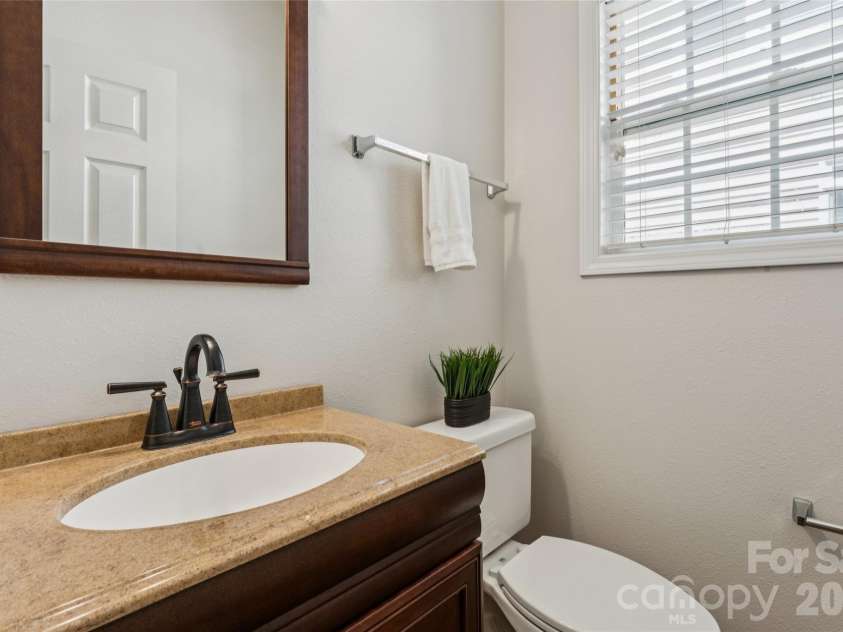1847 Wilburn Park Lane, Charlotte, NC 28269.  MLS# CAR4399343, YatesRealty ID 34915. 