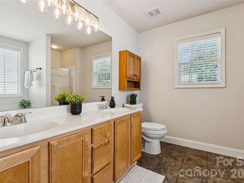1847 Wilburn Park Lane, Charlotte, NC 28269.  MLS# CAR4399343, YatesRealty ID 34915. 
