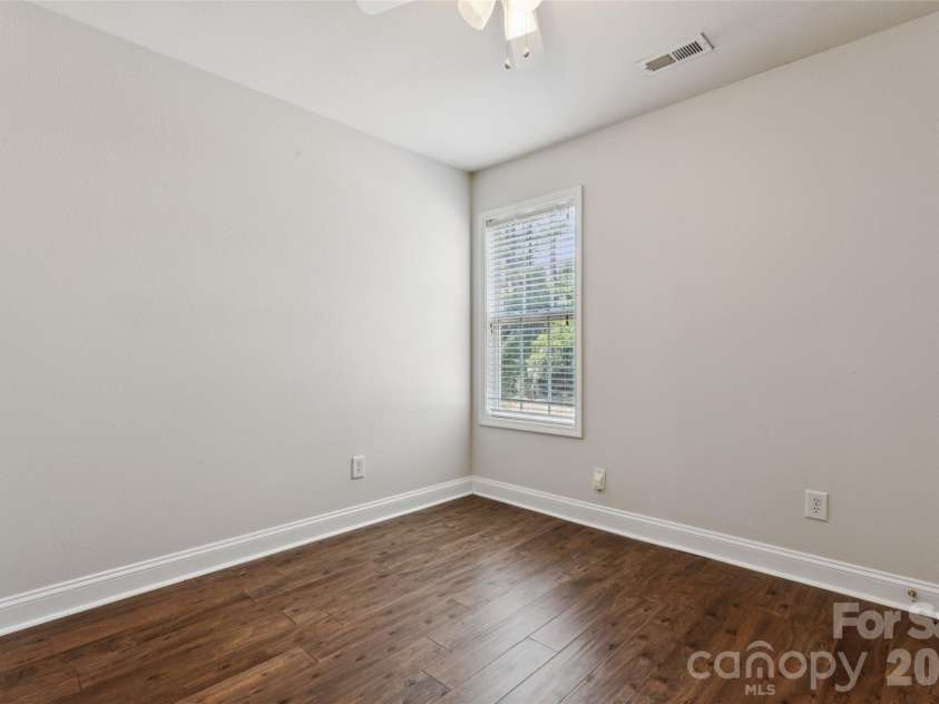 1847 Wilburn Park Lane, Charlotte, NC 28269.  MLS# CAR4399343, YatesRealty ID 34915. 